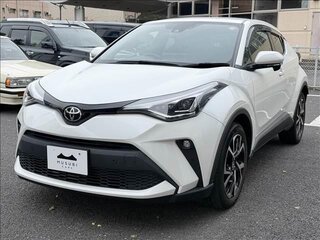 2023 Toyota C-HR I Рестайлинг, белый, 1390000 рублей, вид 3