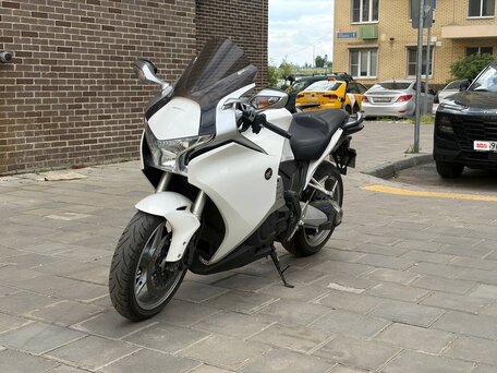 2013 Honda VFR 1200, белый, 820000 рублей, вид 1