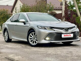 2019 Toyota Camry VIII (XV70), серебристый, 2000000 рублей, вид 4