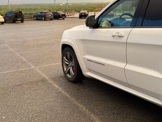 2013 Jeep Grand Cherokee SRT IV (WK2) Рестайлинг, белый, 3000000 рублей, вид 3