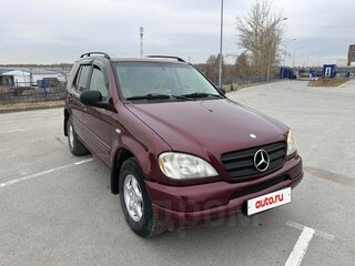 1998 Mercedes-Benz M-Класс 320 I (W163), пурпурный, 600000 рублей, вид 3