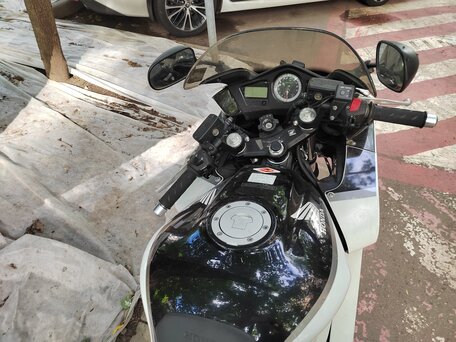 2009 Honda VFR 800, белый, 550000 рублей, вид 3
