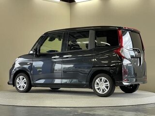 2022 Toyota Roomy I Рестайлинг, чёрный, 870004 рублей, вид 3