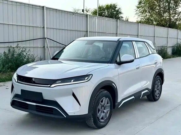 2026 BYD Yuan Up 32 kWh, серый, 1800000 рублей