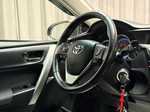 2013 Toyota Corolla XI (E160, E170, E180), чёрный, 1099000 рублей - вид 12