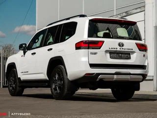 2024 Toyota Land Cruiser 300 Series, белый, 13590000 рублей, вид 3