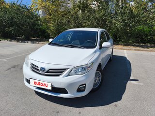 2013 Toyota Corolla X (E140, E150) Рестайлинг, белый, 1099000 рублей, вид 4