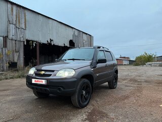 2017 Chevrolet Niva I Рестайлинг, коричневый, 729799 рублей, вид 3