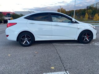 2015 Hyundai Solaris I Рестайлинг, белый, 1200000 рублей, вид 3