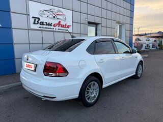 2018 Volkswagen Polo V Рестайлинг, белый, 697000 рублей, вид 3