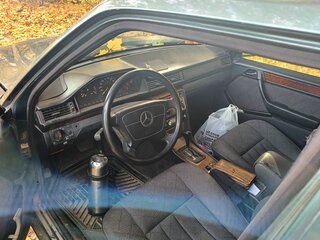 1994 Mercedes-Benz E-Класс 220 I (W124), зелёный, 350000 рублей, вид 5