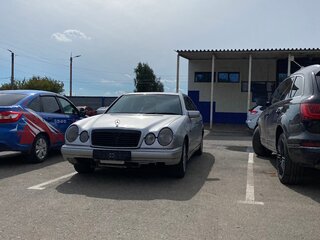 1998 Mercedes-Benz E-Класс 240 II (W210, S210), серый, 364999 рублей, вид 3