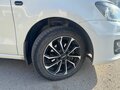 2018 Volkswagen Polo V Рестайлинг, белый, 930000 рублей - вид 3