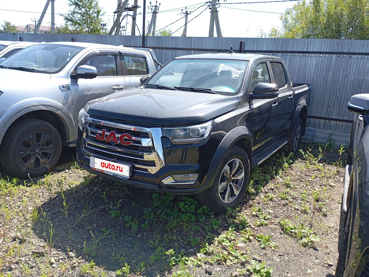 Открыть фотографии: JAC T8