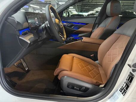 2025 BMW 5 серии 523d xDrive VIII (G60/G61/G68), серый, 7230000 рублей, вид 5