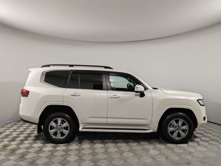 2022 Toyota Land Cruiser 300 Series, белый, 8899000 рублей, вид 4