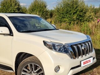 2015 Toyota Land Cruiser Prado 150 Series Рестайлинг 1, белый, 3850000 рублей, вид 2