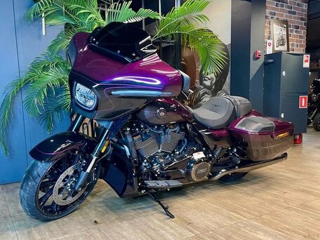 2025 Harley-Davidson CVO Street Glide, фиолетовый, 5850000 рублей, вид 1