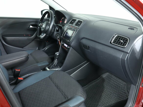 2019 Volkswagen Polo V Рестайлинг, красный, 1319000 рублей - вид 20