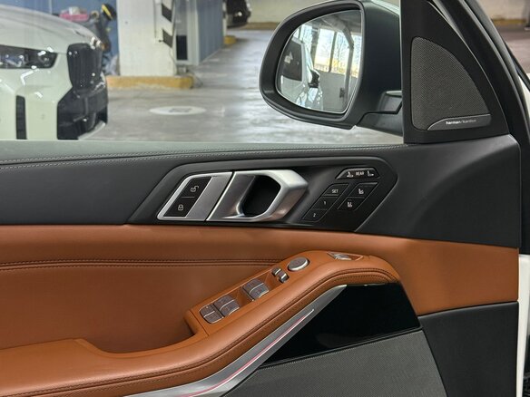 2023 BMW X7 40i I (G07) Рестайлинг, белый, 15490000 рублей - вид 8