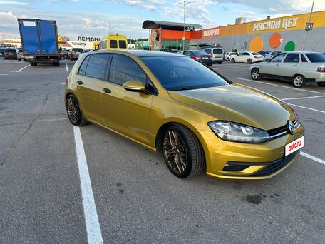 2018 Volkswagen Golf VII Рестайлинг, коричневый, 1899999 рублей, вид 2