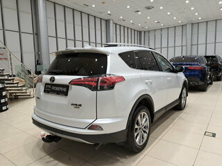 2018 Toyota RAV4 IV (XA40) Рестайлинг, белый, 2050000 рублей, вид 5