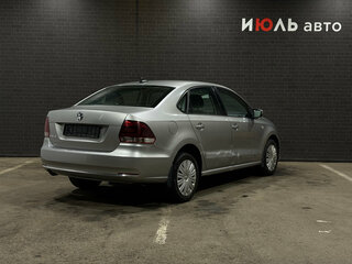 2019 Volkswagen Polo V Рестайлинг, серебристый, 1300000 рублей, вид 2