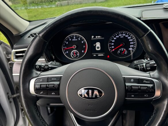 2020 Kia K5 III, серый, 2650000 рублей - вид 14