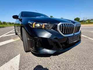 2025 BMW 5 серии 520d xDrive VIII (G60/G61/G68), чёрный, 8200000 рублей, вид 4