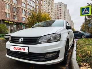 2020 Volkswagen Polo V Рестайлинг, белый, 875000 рублей, вид 1