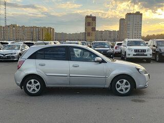 2010 Kia Rio II Рестайлинг, серебристый, 409000 рублей, вид 4
