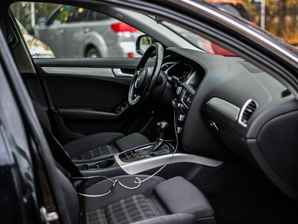 2012 Audi A4 IV (B8) Рестайлинг, чёрный, 1250000 рублей - вид 12