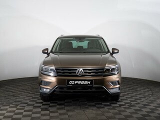 2017 Volkswagen Tiguan II, коричневый, 2028000 рублей, вид 3