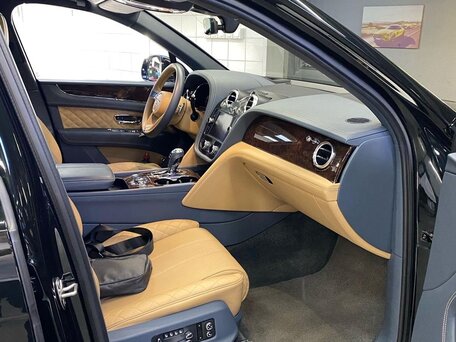 2016 Bentley Bentayga I, зелёный, 9700000 рублей, вид 1