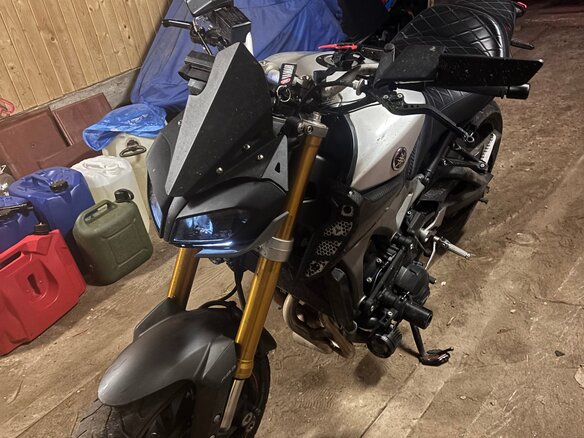 2015 Yamaha MT-09 (FZ-09), серебристый, 800000 рублей - вид 7
