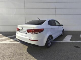 2015 Kia Rio 6-speed III, белый, 720000 рублей, вид 5
