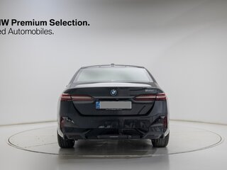 2025 BMW 5 серии 520i VIII (G60/G61/G68), серый, 6300000 рублей, вид 4