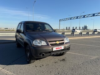 2015 Chevrolet Niva I Рестайлинг, коричневый, 700000 рублей, вид 1