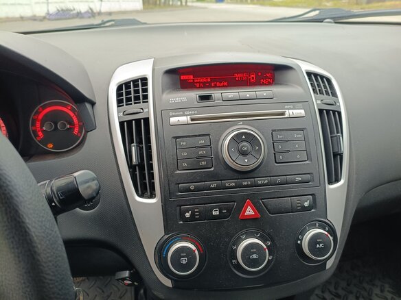 2010 Kia Ceed I Рестайлинг, серебристый, 650000 рублей - вид 10