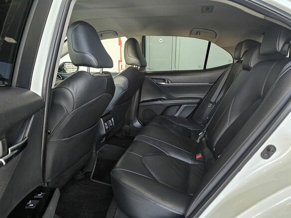 2019 Toyota Camry VIII (XV70), белый, 2530000 рублей - вид 15