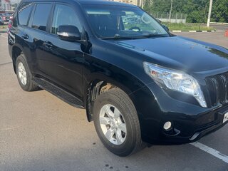 2015 Toyota Land Cruiser Prado 150 Series Рестайлинг 1, чёрный, 3200000 рублей, вид 3
