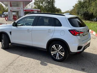 2023 Mitsubishi ASX I Рестайлинг 3, белый, 2750000 рублей, вид 4