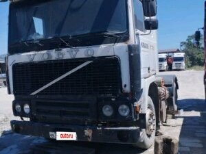 1988 Volvo F-Series, белый, 200000 рублей, вид 4