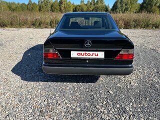 1992 Mercedes-Benz W124 230, чёрный, 800000 рублей, вид 5