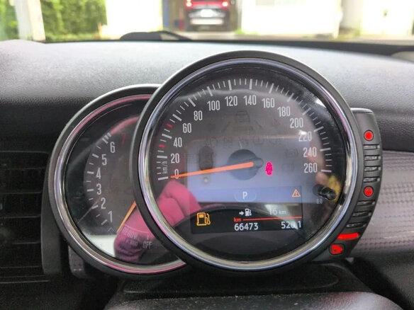 2015 Mini Hatch Cooper III (F55/F56), красный - вид 3