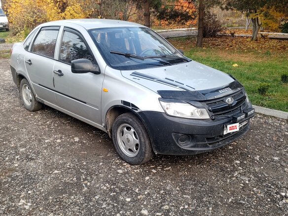 2012 Lada (ВАЗ) Granta I, серебристый, 295000 рублей