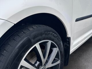2012 Volkswagen Touran I Рестайлинг 2, белый, 1100000 рублей, вид 3