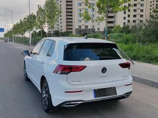 2022 Volkswagen Golf VIII, белый, 1650000 рублей, вид 4