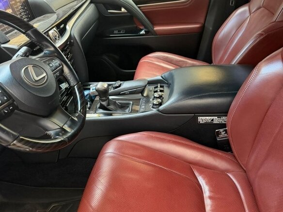 2018 Lexus LX 570 III Рестайлинг 2, белый, 12000000 рублей - вид 10