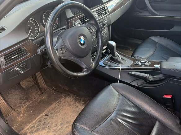 2011 BMW 3 серии 320i V (E90/E91/E92/E93) Рестайлинг, серый, 850000 рублей - вид 3